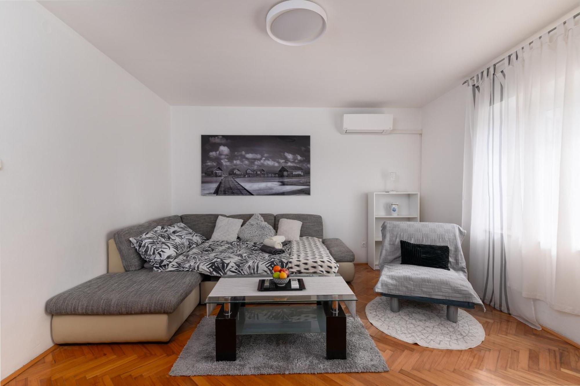 Apartman Milijana Fazana Exterior photo
